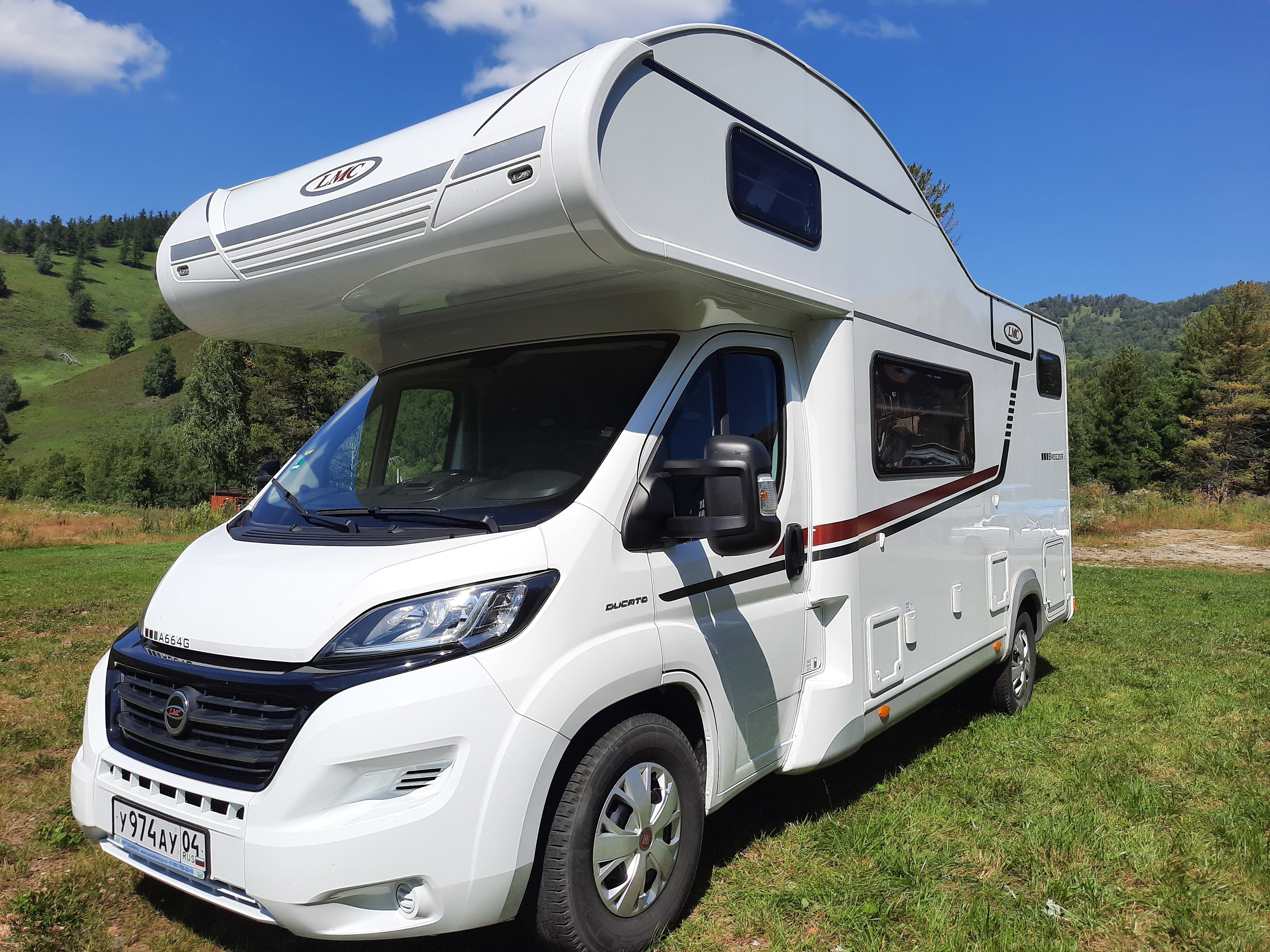 LMC BREEZER 664G